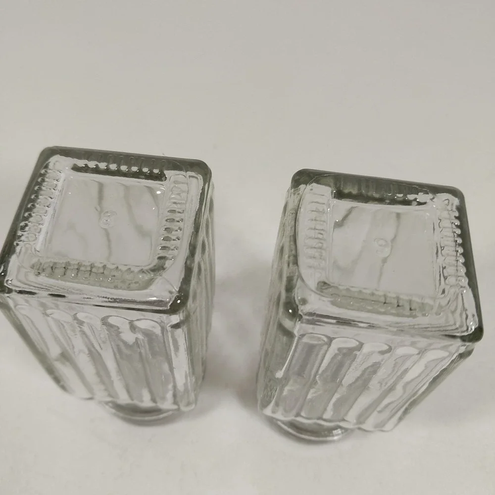 Vintage Clear Glass Salt&Pepper Shakers-Ribbed Design W/ Metal‎ Twist-Off Lids